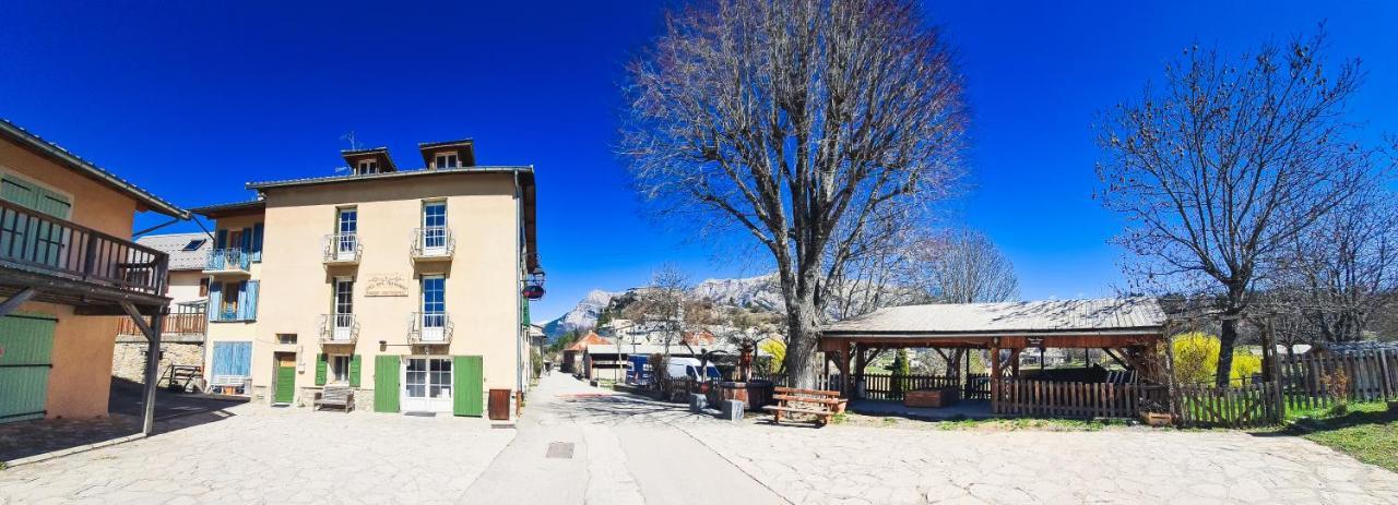 L'Auberge Saint-Vincent-les-Forts Buitenkant foto