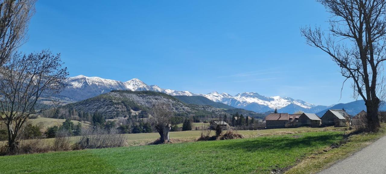 L'Auberge Saint-Vincent-les-Forts Buitenkant foto